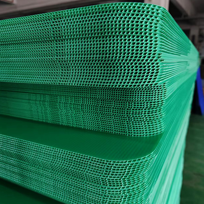 Pannello in plastica ondulata resistente agli urti per l'imballaggio di parti automobilistiche